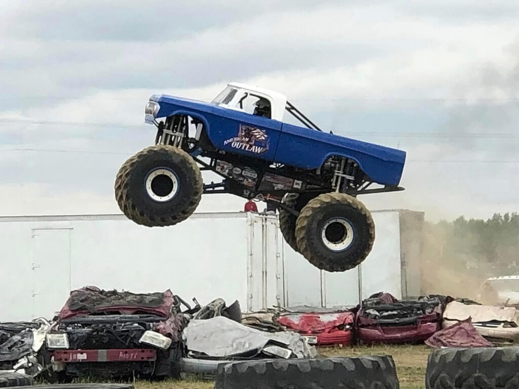 American Outlaw Cummins Diesel Monster Truck Freestyle Competition