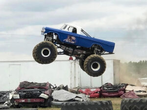 American Outlaw Cummins Diesel Monster Truck Freestyle Competition