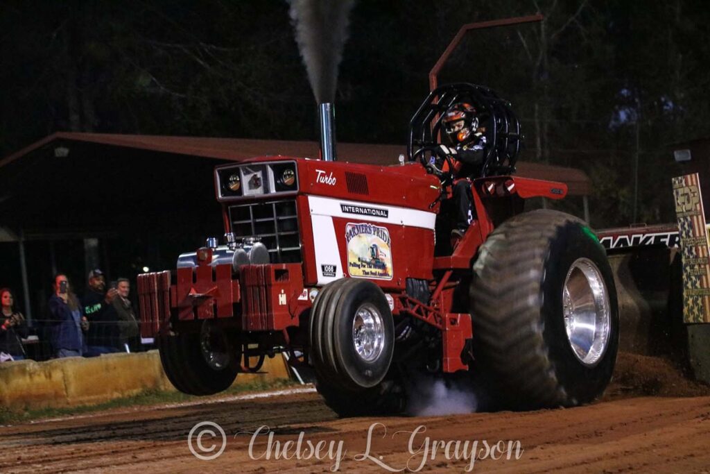 Farmers Pride International 1066 Diesel Tractor Pulling