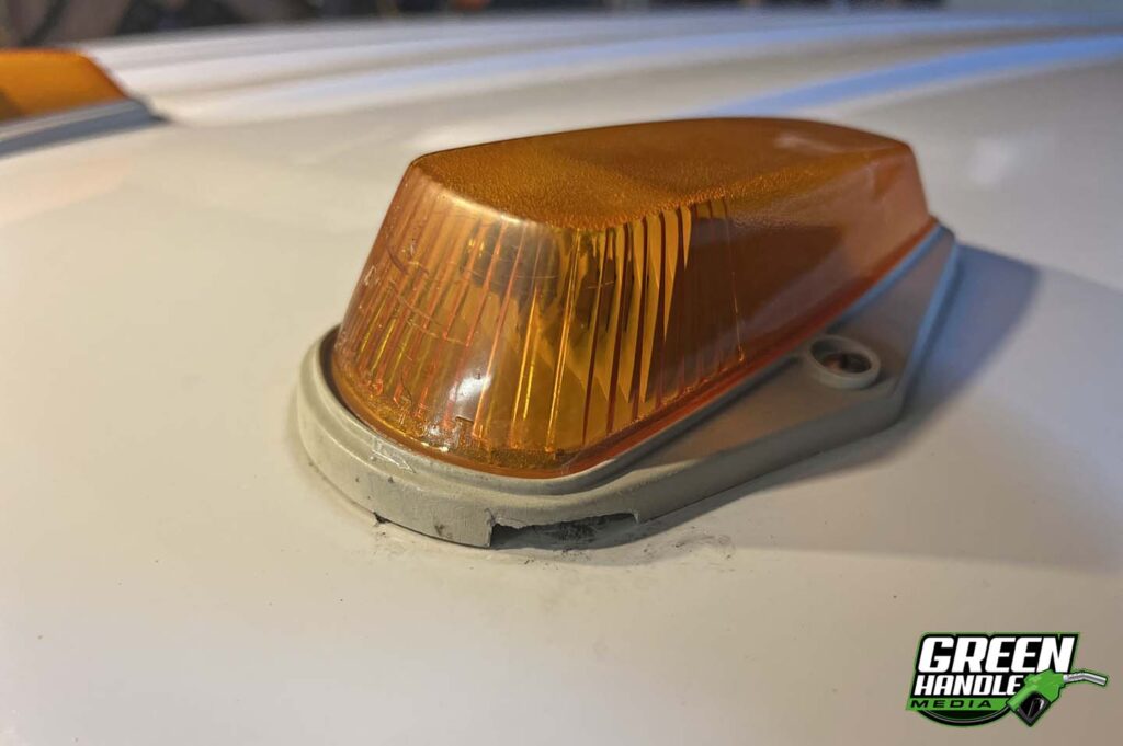 Cracked Cab Light OBS Ford F-350