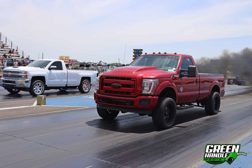 F-350 Ford 6.7L Power Stroke Diesel Drag Racing