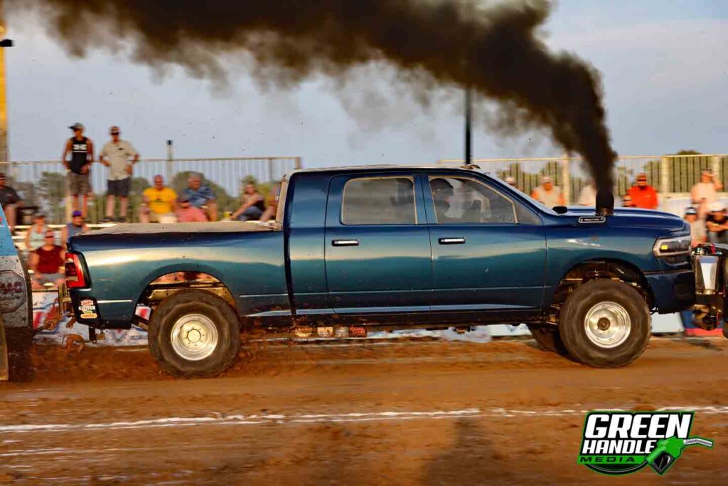 Megatron Cummins Dodge Ram Diesel Truck Pulling