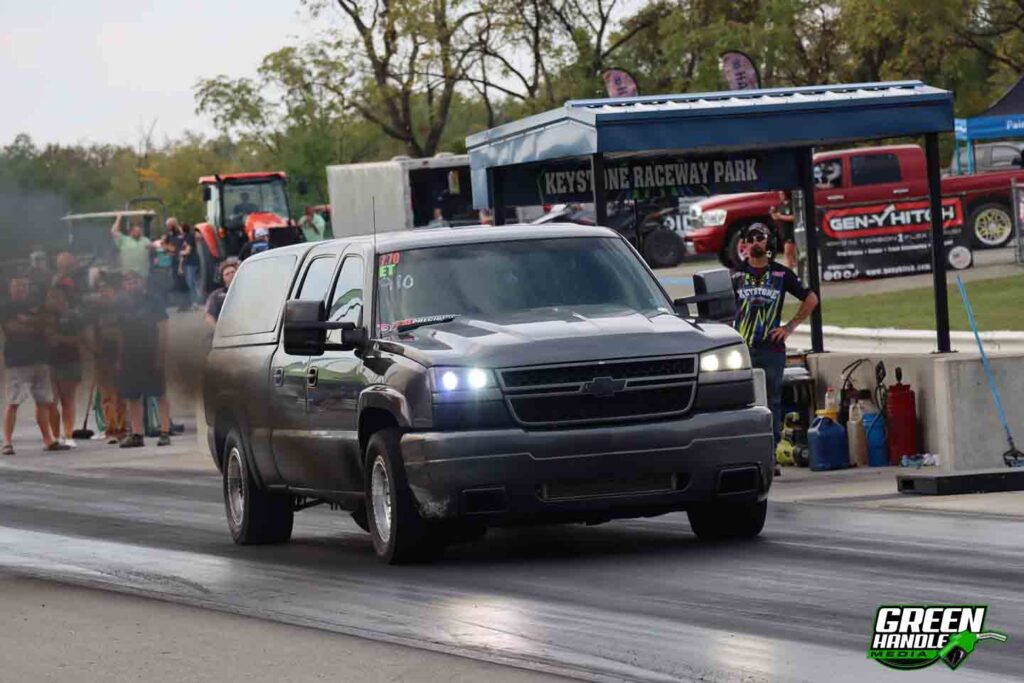 Chevy Silverado Duramax Diesel Engine V8 Allison Drag Race