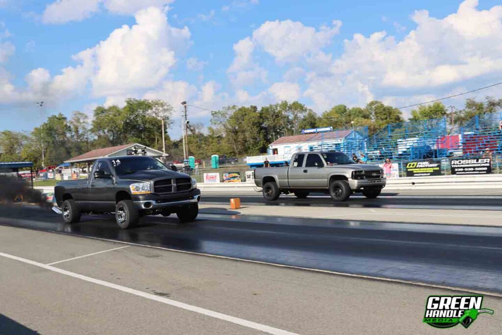 Dodge Ram Chevy 2500 Diesel Drag Race Cummins Duramax Trucks