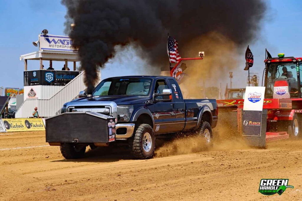 2011 Ford F-350 Super Duty 6.7L Power Stroke Diesel Truck Pulling