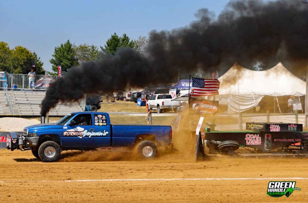 Cummins Diesel Truck Pulling Dodge Ram 2500 Club Cab