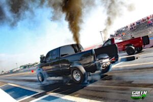 Duramax Diesel V8 Drag Racing 4x4 Burnout