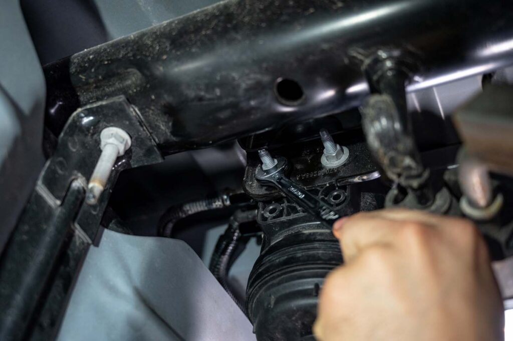 Fleece Performance Engineering Cummins Under Bed Fuel Filter Ram Installation