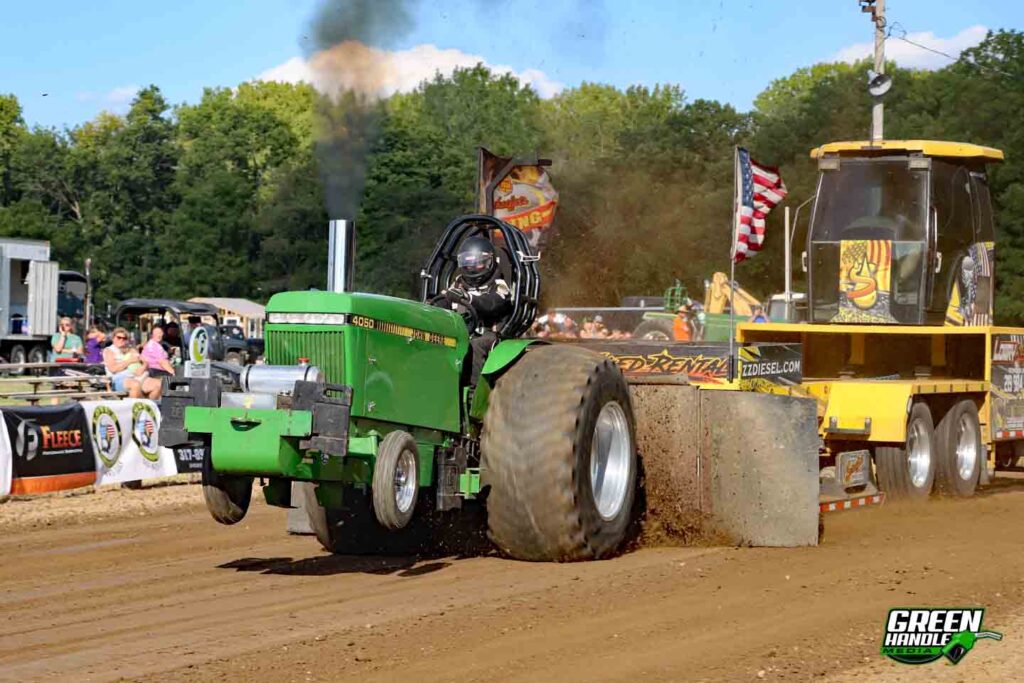 John Deere 4050 Light Super Stock Diesel Tractor Pulling