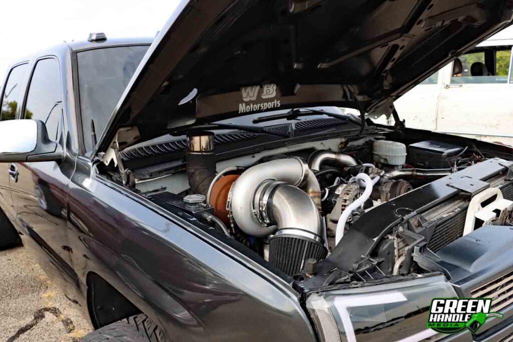 LBZ Duramax Diesel Chevy Silverado Remote Single Turbo Show Truck