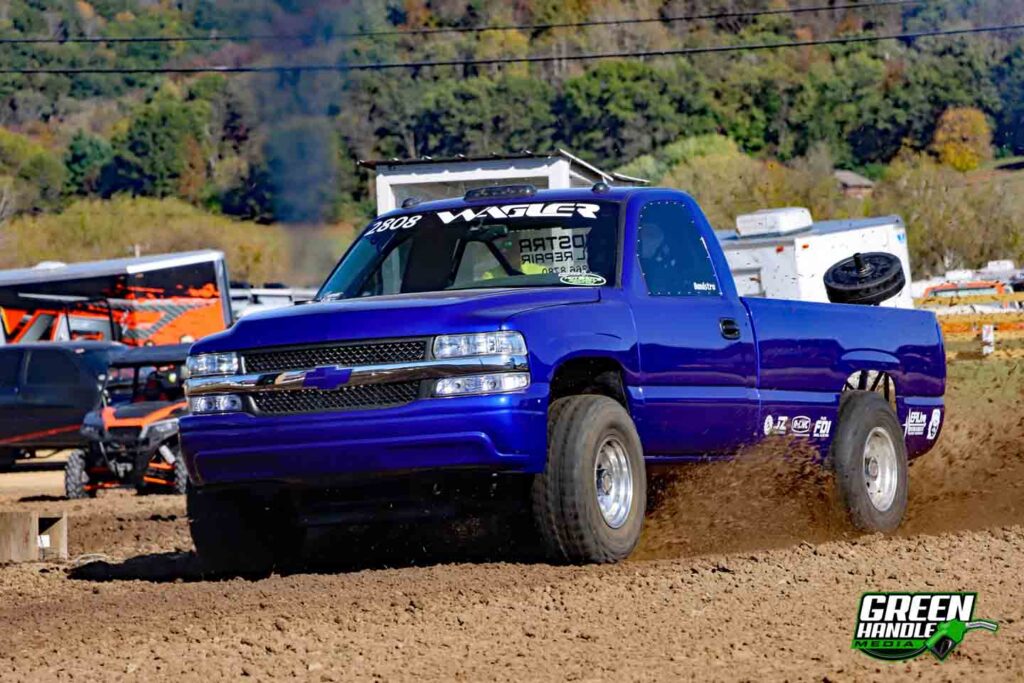 LLY Duramax Diesel 4x4 Truck Hub City Dirt Drags