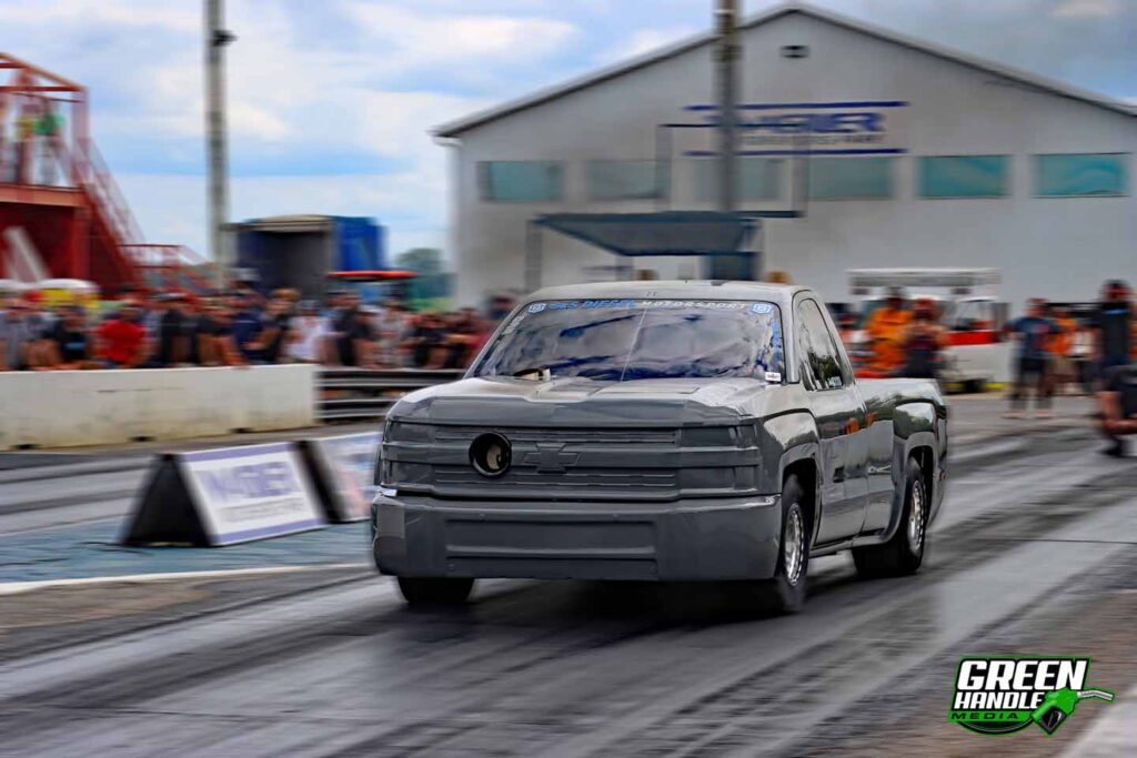 LML Duramax 4x4 Chevrolet Silverado Diesel Truck Drag Race