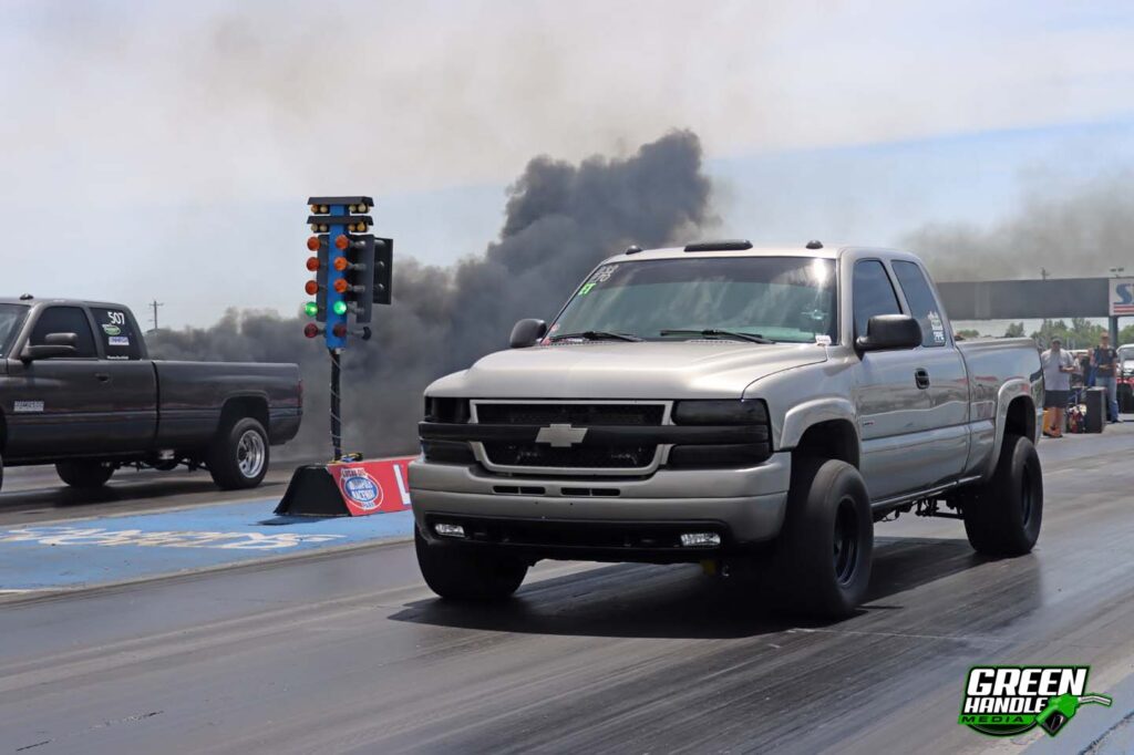 2001 Chevy 2500 Silverado HD LB7 Duramax Diesel Drag Racing