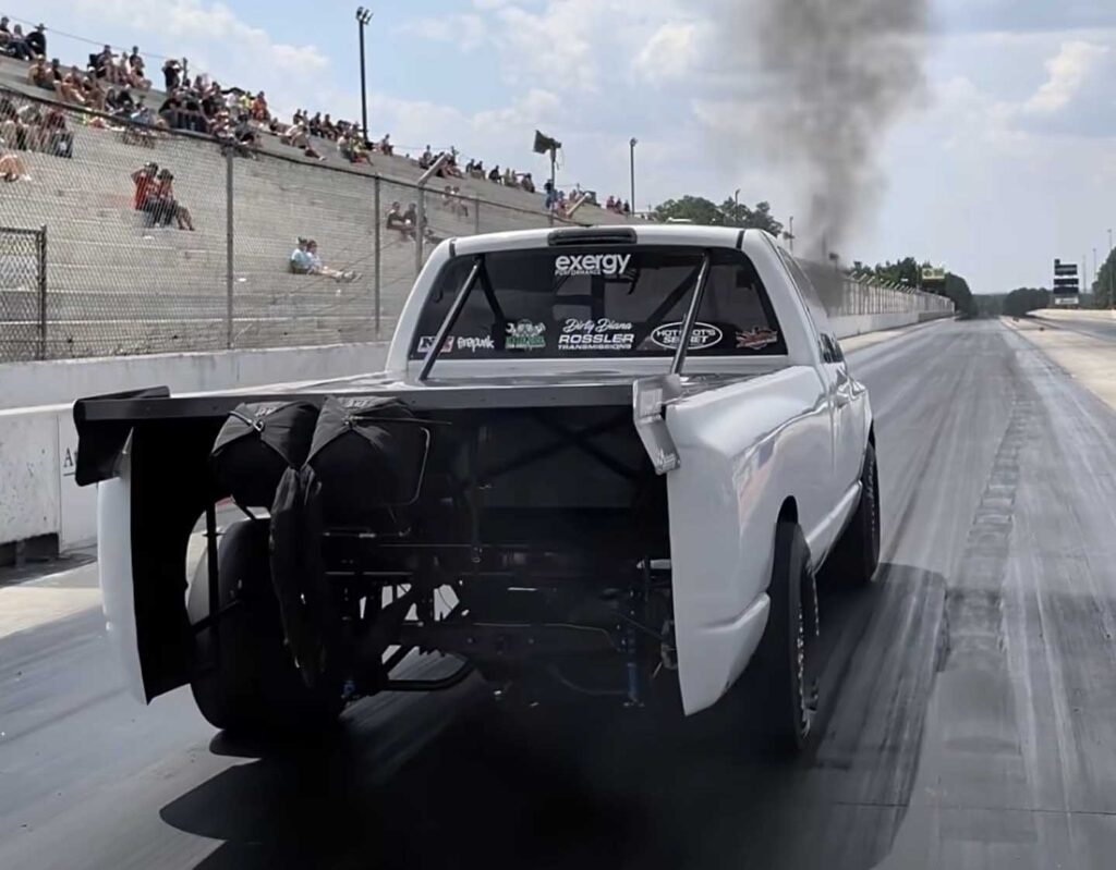 2006 Dodge Ram 2500 Third Gen Cummins Diesel 4x4 Truck Drag Racing