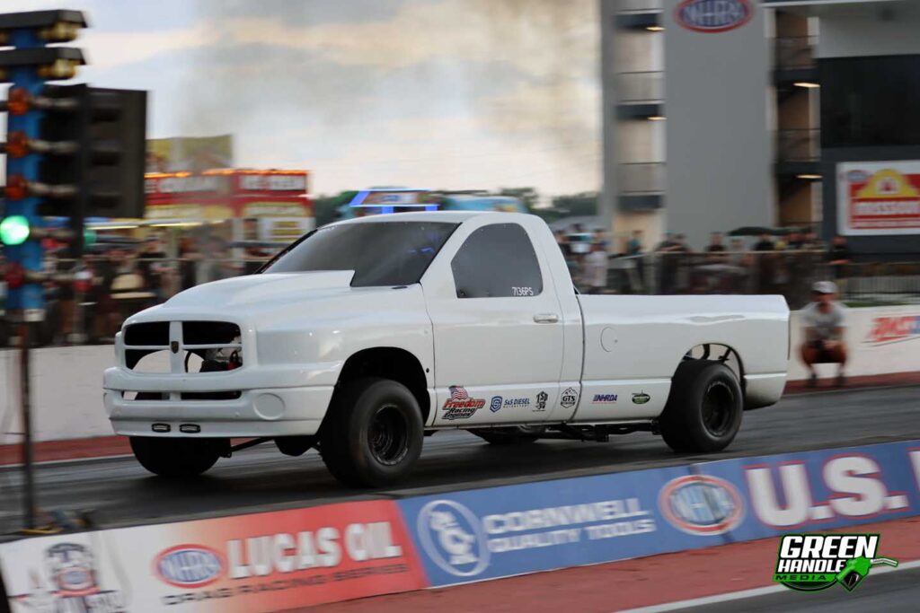 2006 Dodge Ram 2500 Cummins 5.9 Diesel 4x4 Truck Drag Racing
