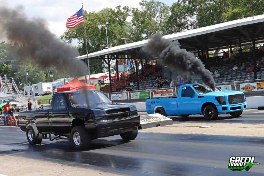 Chevy Vs Ford Duramax Diesel 6.7L Powerstroke 4x4 Truck Drag Racing