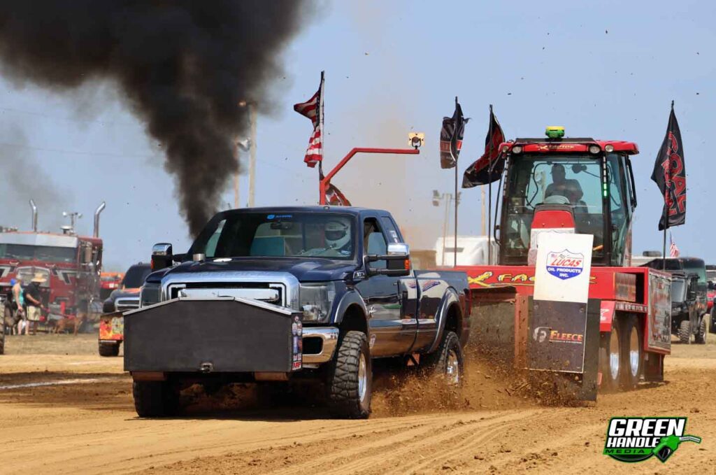 Ford 6.7L Powerstroke Diesel 4x4 Super Duty Truck Pulling F350