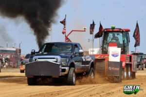 Ford 6.7L Powerstroke Diesel 4x4 Super Duty Truck Pulling F350