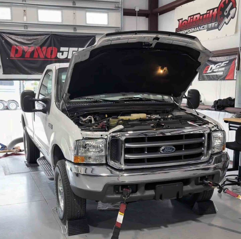 Ford F250 Super Duty 7.3L Powerstroke Diesel Regular Cab 4x4 Truck