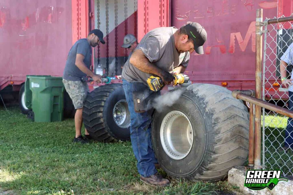 Diesel Truck Pulling Nichols Tire Cutting Super Stock