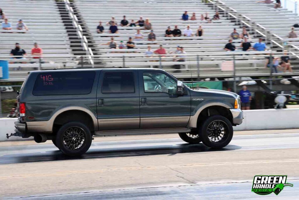 Excursion Ford Suv 7.3 Powerstroke Diesel 4x4 Drag Racing