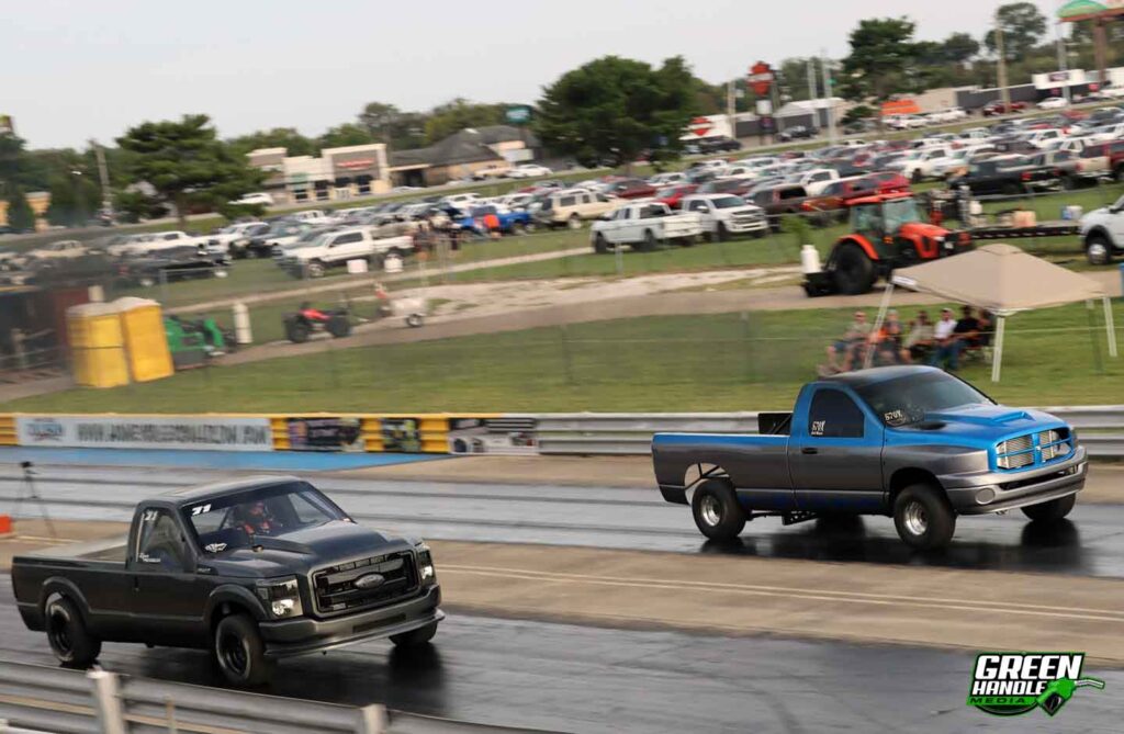 Ford Vs Dodge Diesel Drag Racing Odss 6.7L Powerstroke 6.7L Cummins Fast 4x4 Trucks