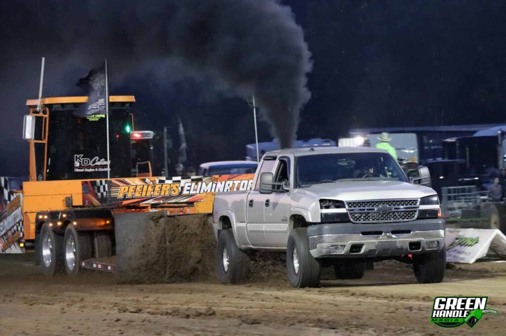 2005 Chevrolet Silverado 2500 Hd Duramax Diesel 4x4 Truck Pulling Work Stock