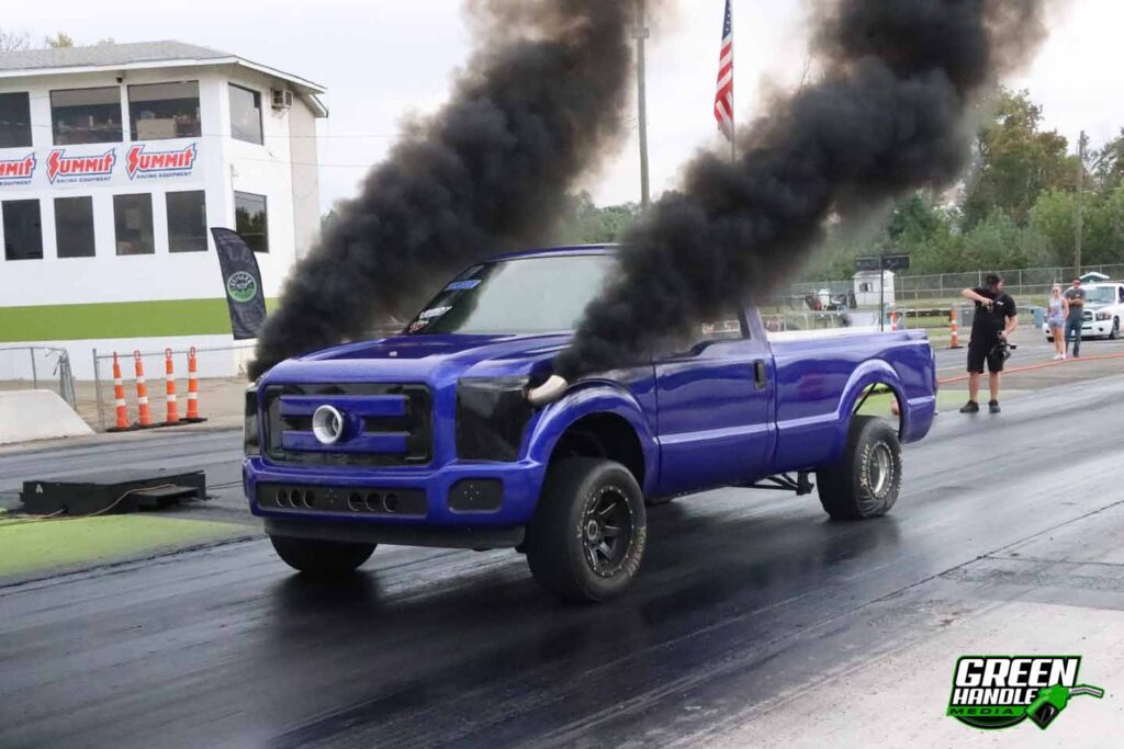 6.7L Powerstroke Diesel Ford Super Duty 4x4 Truck Drag Race