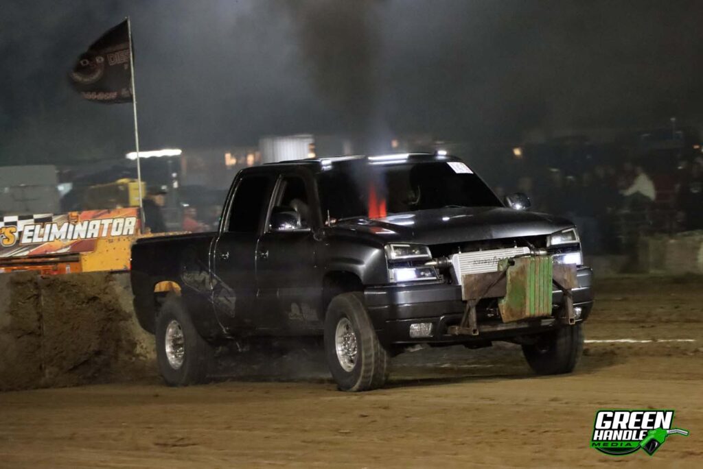 Chevy 2500 Hd Silverado Lb7 Duramax Diesel Truck Pulling 4x4 Diesel V8 Hub City