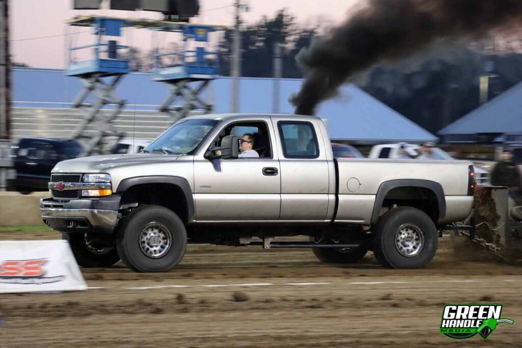 Lb7 Duramax Diesel Truck Pulling Chevrolet Silverado 2500 Hd 4x4 Work Stock Chevy