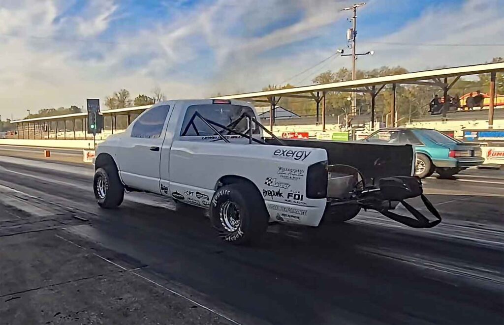 Third Gen Cummins Diesel 4x4 Truck Drag Racing Beech Bend Raceway Compound Turbos